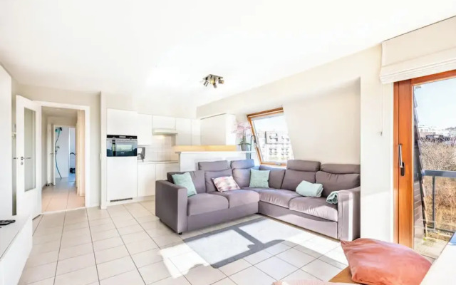 Corner Apartment With 2 Bedrooms