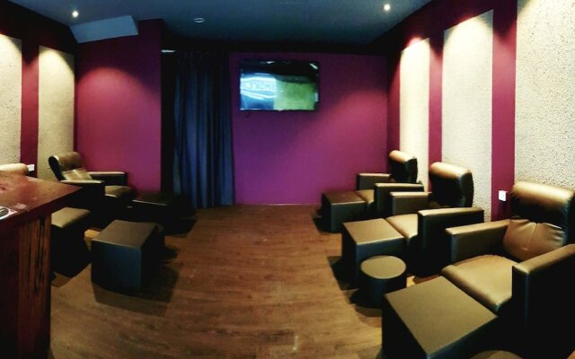 Good 2 Stay Hotel Oyo Rooms