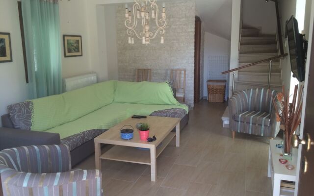 Villa Maria Studios & Suites