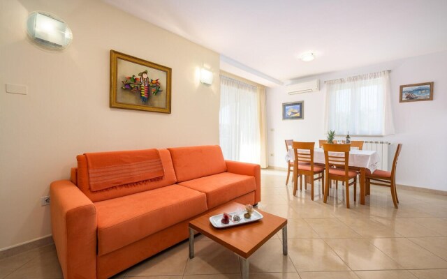 Awesome Home in Basanija With Wifi and 2 Bedrooms