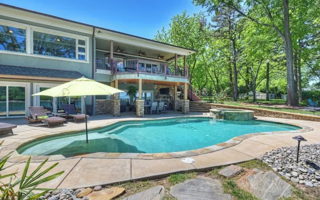 Water, Water Everywhere by Avantstay Pool + Dock