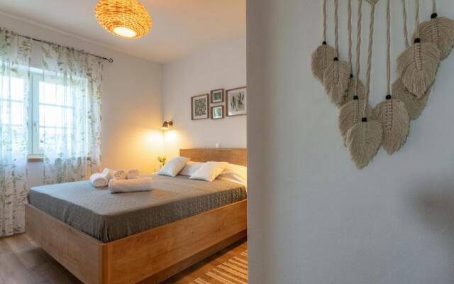 HANA Luxury apartment with sea view