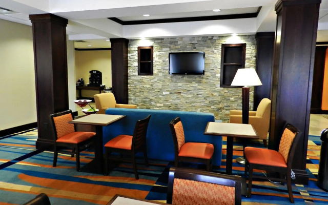 Fairfield Inn & Suites by Marriott Slippery Rock