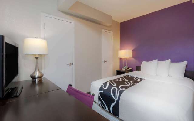 La Quinta Inn & Suites by Wyndham New York City Central Park