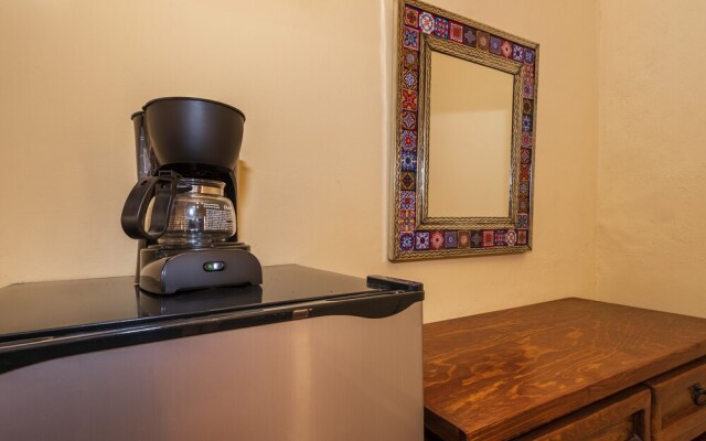 Las Calzadas Hotel & Suites