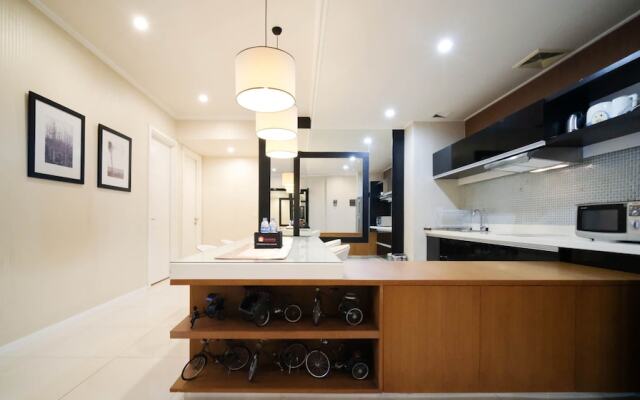 Spacious 2Br At The Via And The Vue Apartment Surabaya