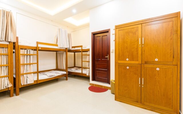 Hachi Hostel