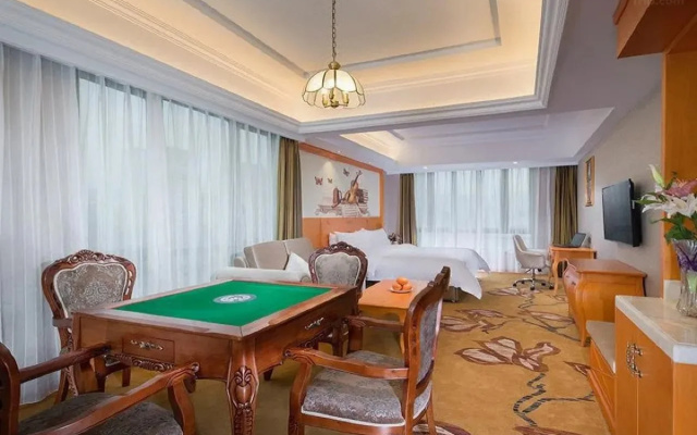 Vienna Hotel (Chongqing Qijiang Wanda Plaza)