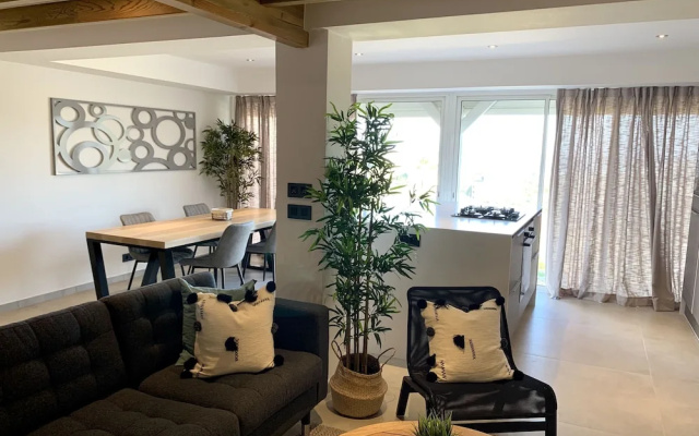 Modern 4 Bedr 2.5 Bathr House With Sea View — фото 3