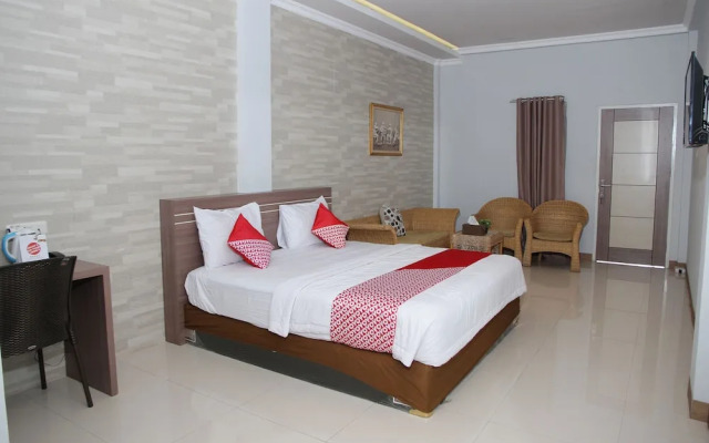Zamrud Hotel by OYO Rooms