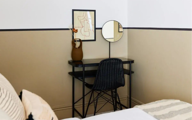 The Fichley Hideaway - Glamorous 2Bdr Flat With Patio
