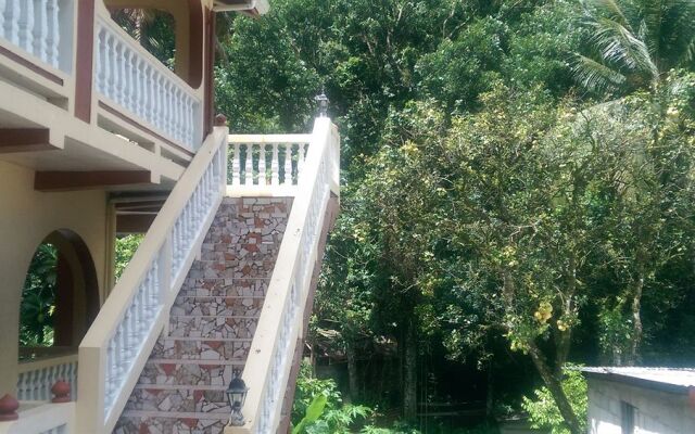 River Side House