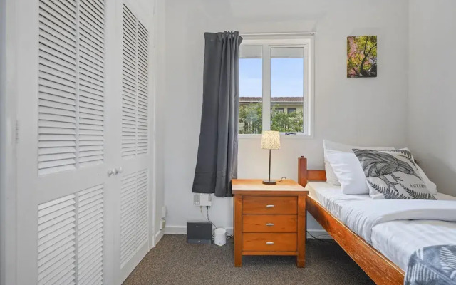 3 Bedroom In Papatoetoe w Parking - Wifi