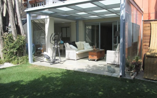 Apartamento Bizcocheros con piscina y jardin