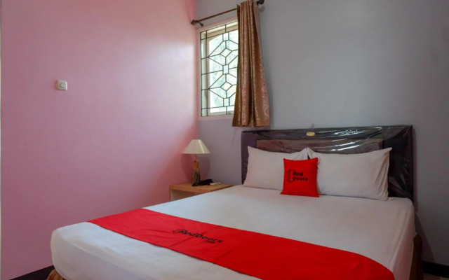 RedDoorz Plus Syariah @ Hotel Boulevard Luwuk