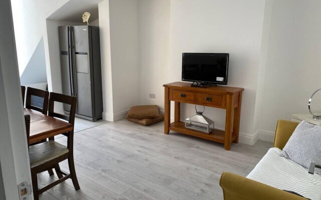 Modern Apartment in Nice Area in South London