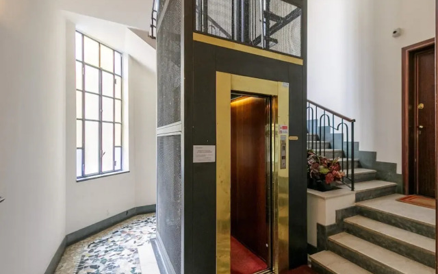 Elegant Apartment Near Duomo
