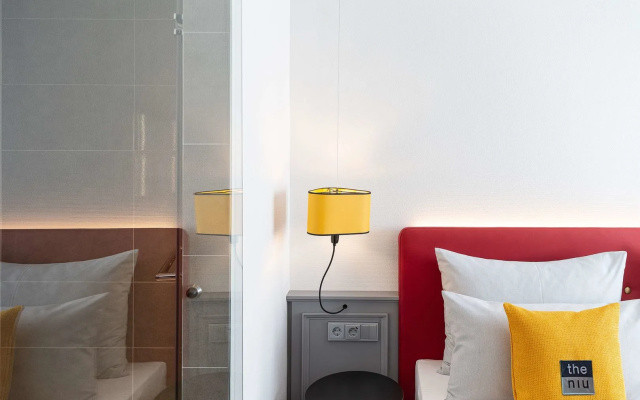 Holiday Inn — the niu, Franz Vienna