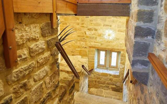 Host Stay The Coach House