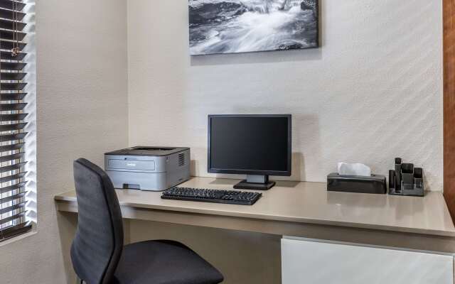 Country Inn & Suites by Radisson, Mesa, AZ