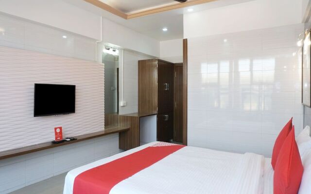 OYO 24161 Hotel Centre Point