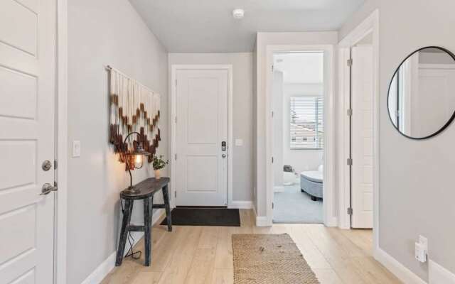 Family Desert Oasis 5 Bedroom Home