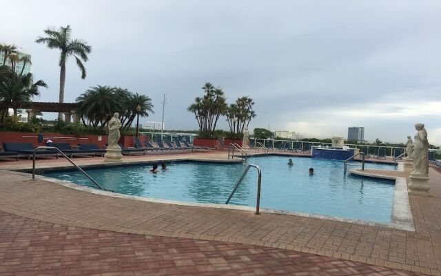 Big Place in Sunny Isles near Beach