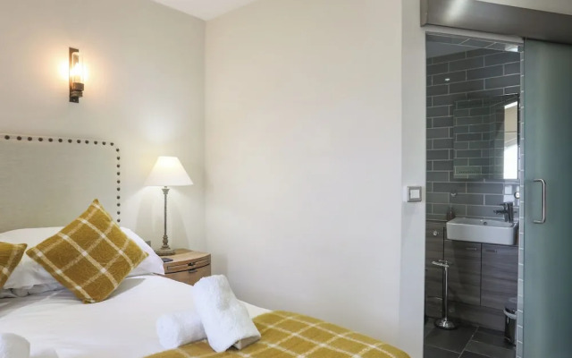Harlech Apartments - Gwern