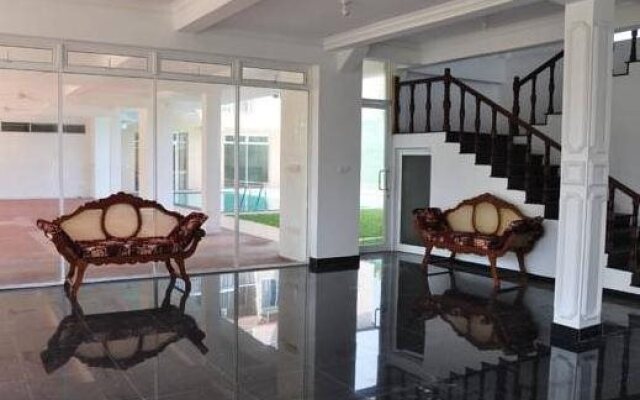 Lake Nest Bolgoda Resort