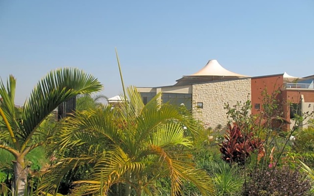 2Ten Hotel