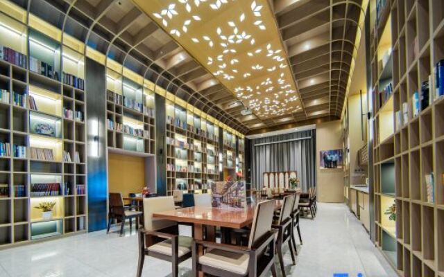 Wutong Apartments Hotel