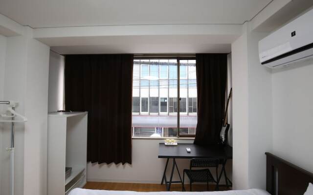 Shinsaibashi Qilv Apartments