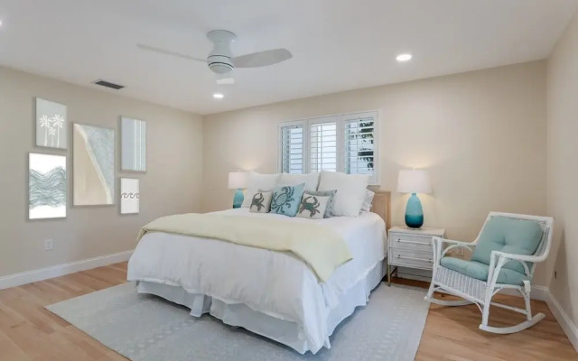 Veselka 4 Bedroom Home by Redawning