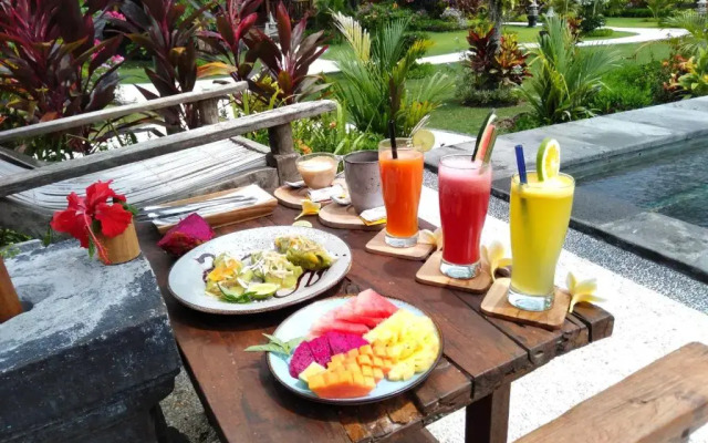 Kubu Kangin Resort