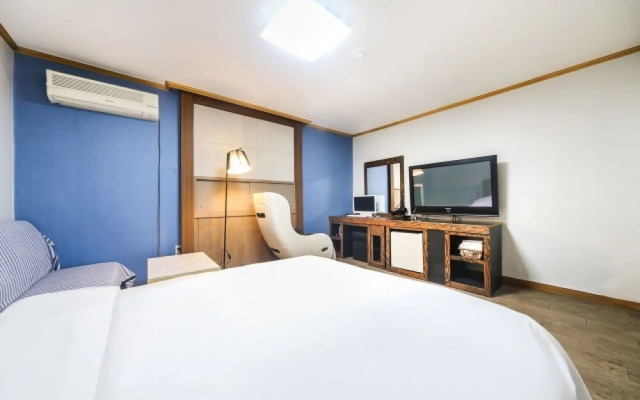 Daejeon Sintanjin Blue