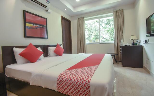 OYO Flagship 74081 Blue Moon Residency