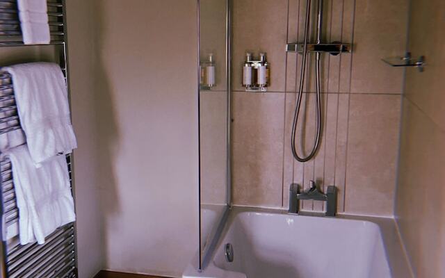 The Queens at Horton