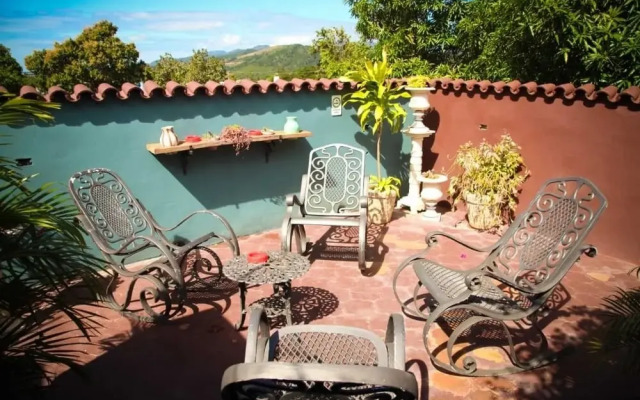 Sombrilla ft Mansion Cantero - Adults Only