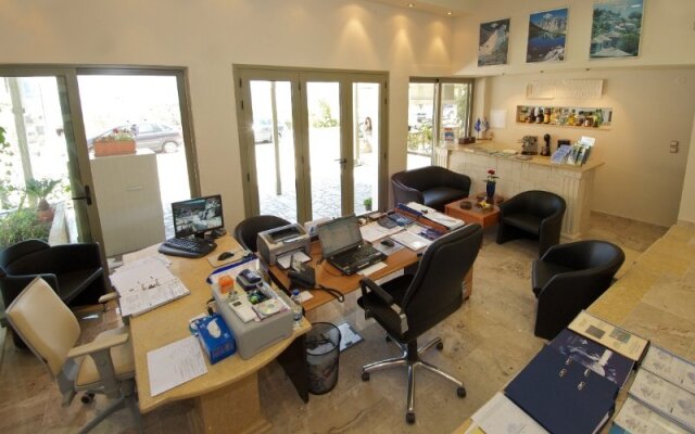 Makis Apartments