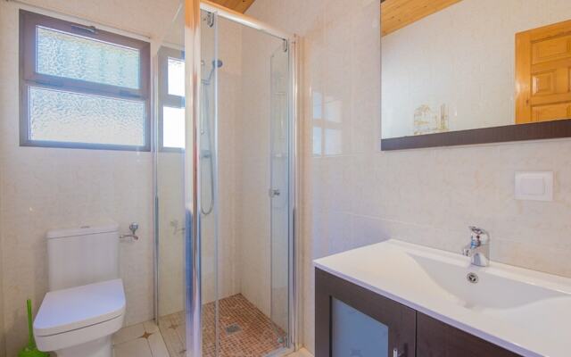 Villa - 4 Bedrooms with Pool, WiFi and Sea views - 104975