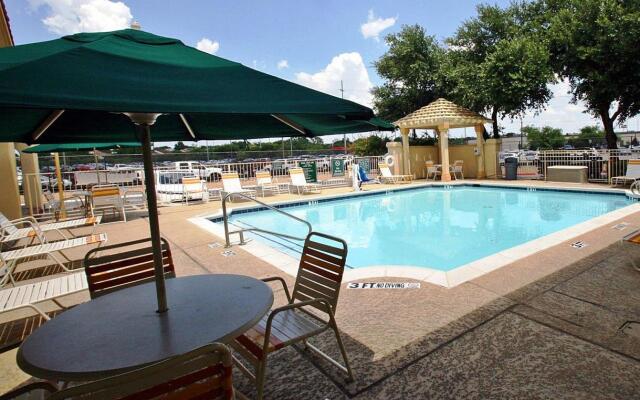 Motel 6 Garland, TX - Northeast Dallas