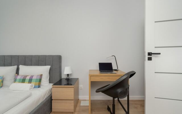 Pleasant Decor & Parking by Renters