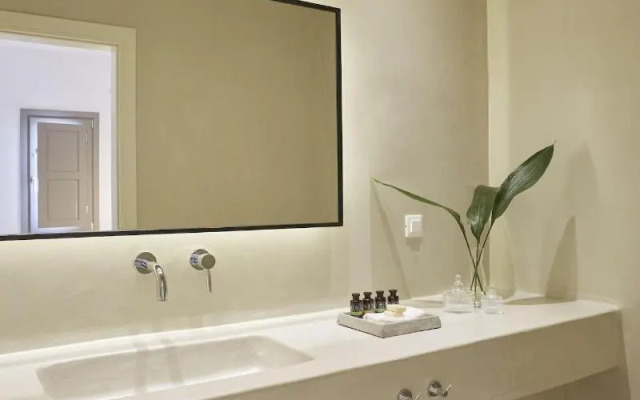 White and Co. La Torre Suites