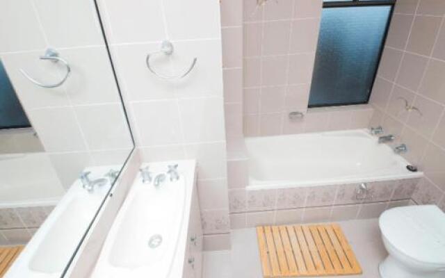 Pinnacle, Unit 701, 45-49 Head Street