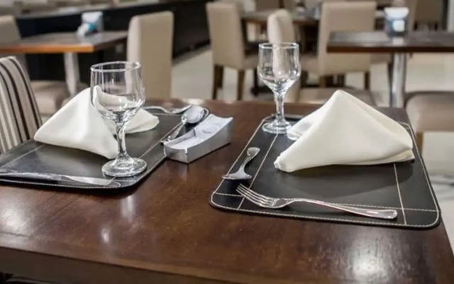 AlphaPark Hotel