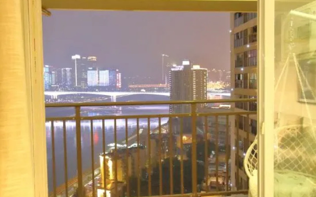 Huajian River View Homestay (Chongqing Auditorium)