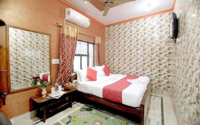 OYO 18641 Hotel Rashmi
