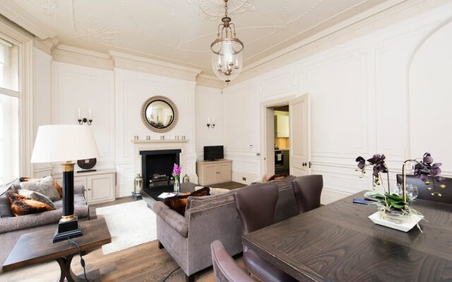 Luxury, Spacious 2BR Apartment in Mayfair