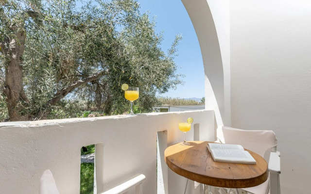 Studios Vrettos Beachfront Hotel