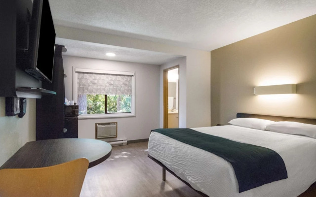 Motel 6 Saanichton, BC - Victoria Airport